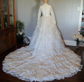Vintage 1970s Wedding Gown Dress White Full Train Size 7 - 8 Cloud of Lace 3