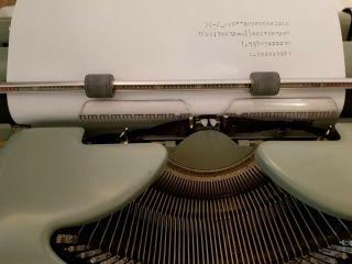 Vintage Hermes 3000 Portable Hebrew Typewriter with Case & Brushes 7