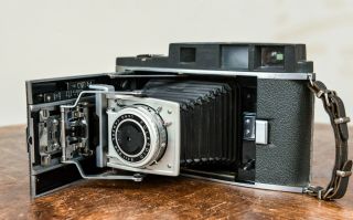 Polaroid Camera 110B W/ Vintage Accessories And Case 3
