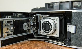 Polaroid Camera 110B W/ Vintage Accessories And Case 4