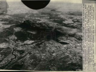 1944 Press Photo Smoke From Bombed Erkner,  Germany Plant,  World War Ii