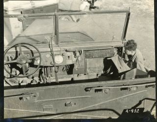 Wwii 1943 4th Field Hospital - Gi Inspects Interior Of German Halftrack,  Tunis