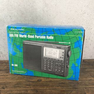 Realistic World Band Portable Radio Short Wave Dx - 390 Vintage 20 - 214
