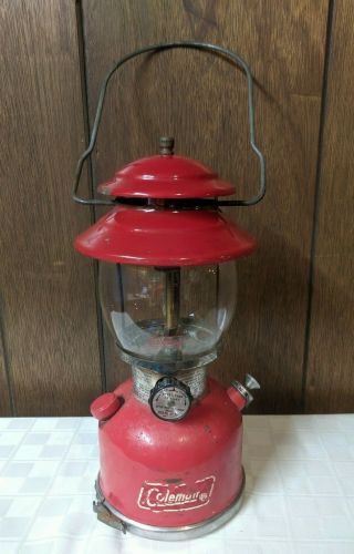 Vintage Coleman Single Burner Lantern 200a 8/1979 - Shiny Red