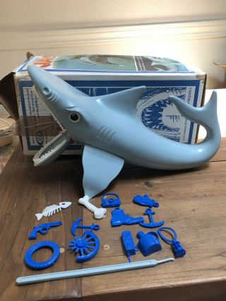 Vintage 1975 The Game Of Jaws Near Complete W/damaged Box Usa Official Ideal