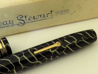 Vintage Conway Stewart 58 Cracked Ice Fountain Pen Duro Nib 4