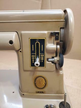 VINTAGE 1950 ' S SINGER 301A SEWING MACHINE WITH PEDAL,  CASE,  AND (( 5