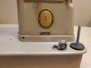 VINTAGE 1950 ' S SINGER 301A SEWING MACHINE WITH PEDAL,  CASE,  AND (( 6