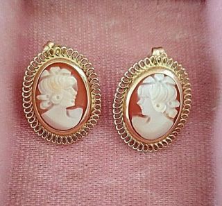 Vintage 14k Yellow Gold Lovely Cameo Earrings