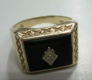 Vintage 10 K Yellow Gold Men ' s Ring Sz.  11.  5 w/Onyx and Diamond - 7.  8 Gr.  - AT MELT 2