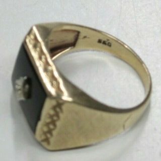 Vintage 10 K Yellow Gold Men ' s Ring Sz.  11.  5 w/Onyx and Diamond - 7.  8 Gr.  - AT MELT 6