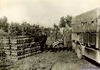 Press Photo: Chores Wehrmacht Troops Stacking Munitions By Lkw Trucks In Field
