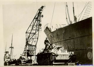 Press Photo: Best German Pzkw.  Iii Panzer Tanks Unloaded On Docks By Ship; 1939