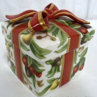 Tiffany & Co.  Holiday Large Trinket Box Porcelain Ceramic Vintage Red F/s Japan
