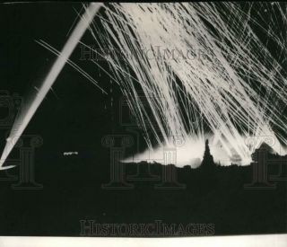 1943 Press Photo Anti - Aircraft Guns During Battle,  Algiers,  World War Ii
