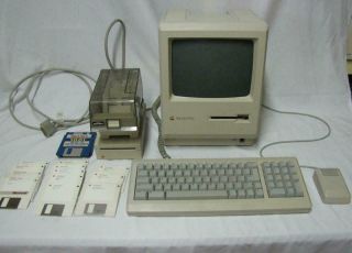 Vintage Macintosh Plus Model M0001a Computer With