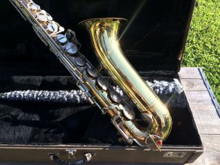 Vintage Buescher Aristocrat Tenor Saxophone Ser.  639XXX w/ Case 2
