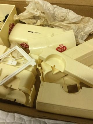 Vintage 1950 ' s H P Hood Milk Dairy Boxed Set Plastic Truck Banks A E Roberts 6