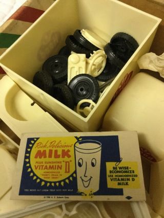 Vintage 1950 ' s H P Hood Milk Dairy Boxed Set Plastic Truck Banks A E Roberts 8