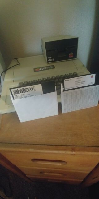 Vintage Apple Ii Plus Computer Powers On With Floppy Disc Drive
