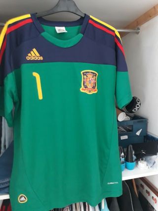 Vintage Spain Goalkeeper Shirt With 1 Casillas On The Back Size Medium Adult
