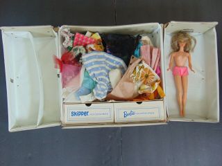 VINTAGE BARBIE & SKIPPER CARRYING CASE FILLED w CLOTHES & ACCESSORIES & DOLL 2