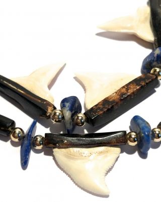 VINTAGE SHARK TOOTH LAPIS CORAL GOLD TONE BEAD EXOTIC NATURAL ARTISAN NECKLACE 12