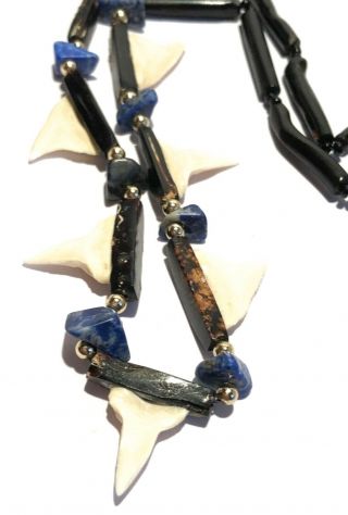 VINTAGE SHARK TOOTH LAPIS CORAL GOLD TONE BEAD EXOTIC NATURAL ARTISAN NECKLACE 8