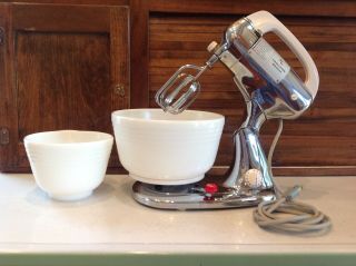 Vintage 1940s Hamilton Beach Chrome Stand Mixer Model K 2 Glass Bowls,  2 Beaters