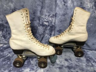 Vintage Women’s BETTY LYTLE HYDE White Roller Skates size 7.  5 6