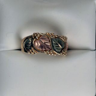 Wonderful Vintage Black Hills 10k Ring size 8 2