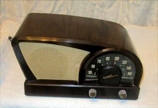 Vintage Truetone Model D2017 " Boomerang " Radio