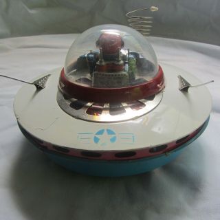 Vintage YOSHIYA JAPAN Space Patrol 3 Flying Saucer Toy Tin Battery Op 3
