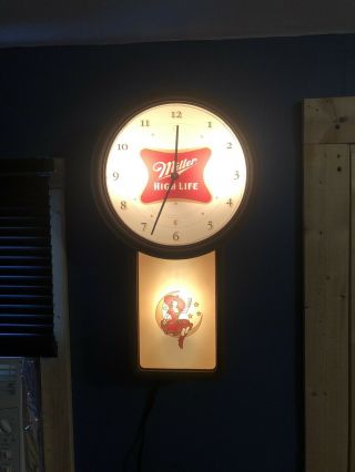 Vintage Miller High Life Beer Light Up Clock Sign Advertisement
