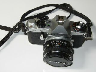 Vintage Pentax Me Slr Film Camera With Smc Pentax - M Lens 1:1.  7 50mm