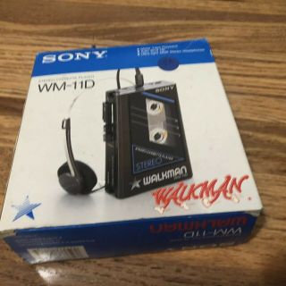 Vintage 1979 Sony WM - 11D Walkman,  Box,  Powers On 2