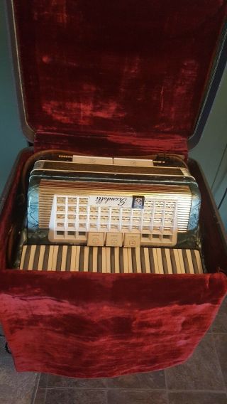 Vintage Scandalli Accordian - M 583/185 With Case.  Made In Italy