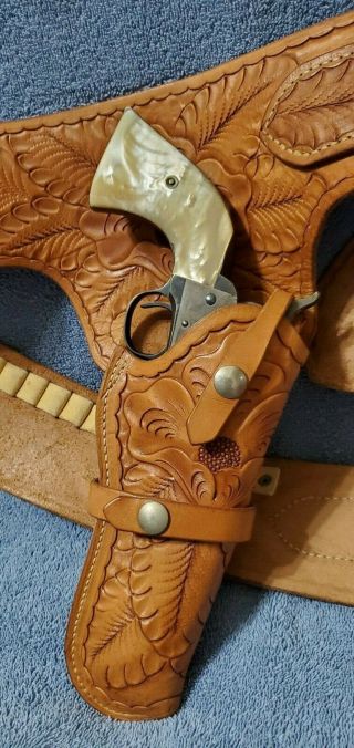 Vintage Tooled Leather Western Gun Belt & Holster Rig Cowboy Colt Saa 5 1/2 "