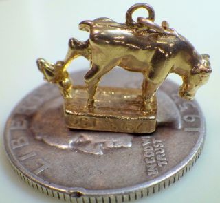 Vintage 14k Y Gold Chicago Bull Pendant Or Charm 3.  568 Grams Oct.  8,  1871 Fire