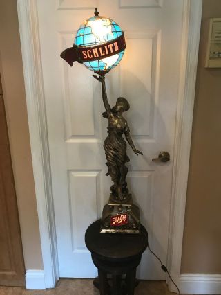 Vintage 1976 Schlitz Beer Lady Holding The World Light Up Globe Lamp 44.  5 " Tall