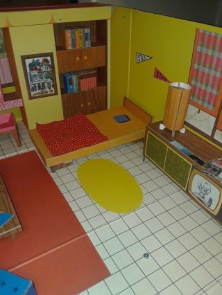 Vintage Barbie Dream House (1962) With Accessories 3