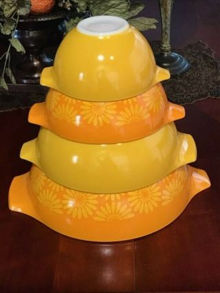 Pristine Vintage Pyrex Daisy Sunflower Nesting Bowls Cinderella Set/4