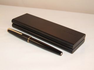 VINTAGE MONTBLANC CLASSIC 310 FOUNTAIN PEN - JET BLACK RESIN - BOXED - C1970 ' s 2