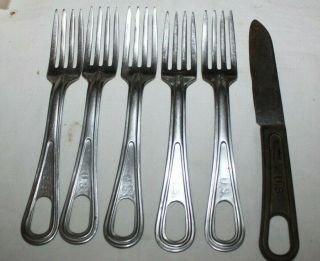 Wwii U.  S.  Army Flatware Mess Kit 5 Forks And 1 Knife