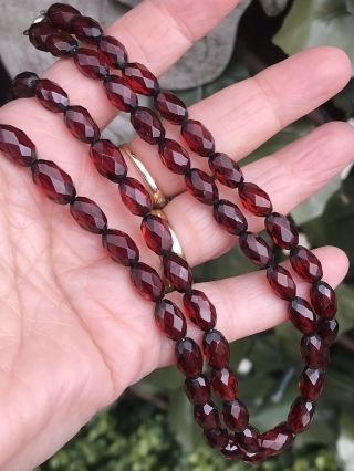 ANTIQUE ART DECO LONG CHERRY RED BAKELITE FACETED BEAD NECKLACE 4