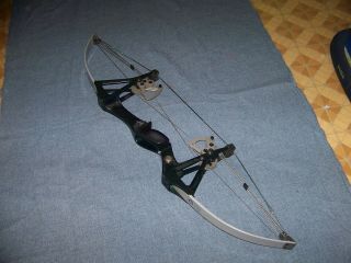 Rare Vintage Fred Bear Delta - V Compound Bow Recurve Bow Longbow Archery Bows R - H