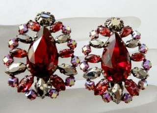 Vintage Schreiner Red Crystal Rhinestone Art Glass Clip On Earrings
