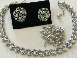 TRIFARI Necklace Earrings Brooch Pearl Rhinestone Flower Leaf SET Vintage Bride 3