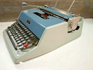 Vintage 1960 ' s Olivetti Underwood Model 21 Portable Cursive Typewriter 8