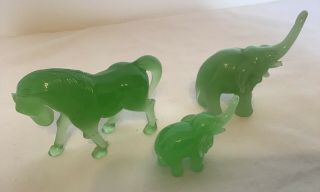 VINTAGE CHINESE PEKING JADE JADEITE GREEN ART GLASS ELEPHANTS & HORSE FIGURINE 2
